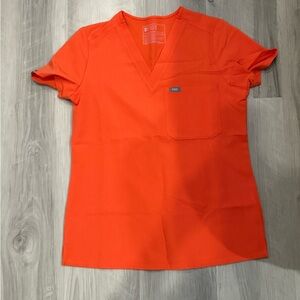 FIGS Catarina Top Sunset Orange XS